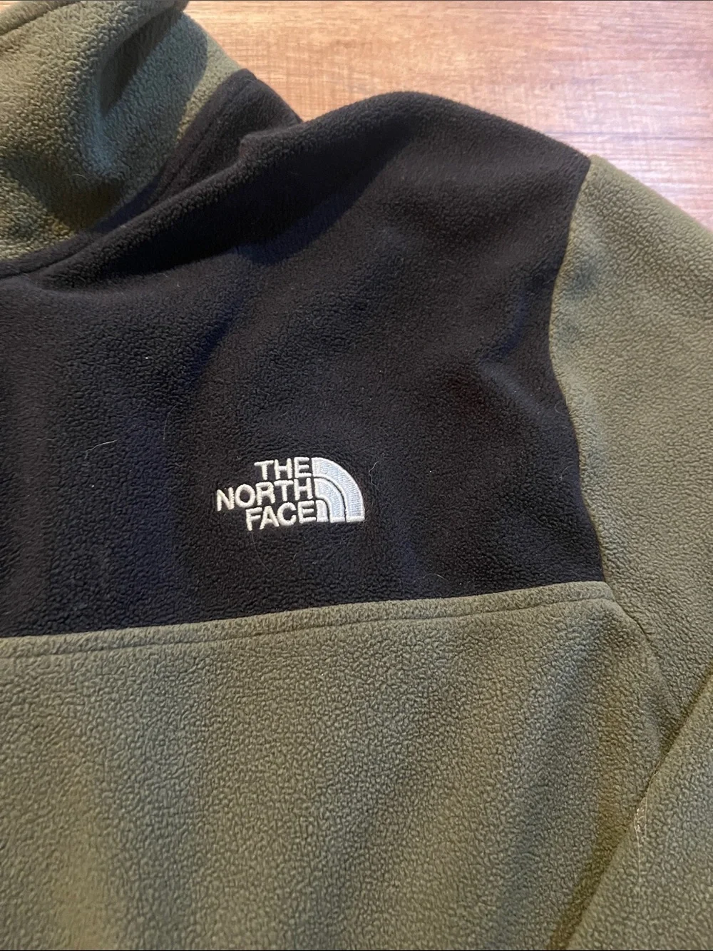 The North Face Men’s Olive Green and Black Snap-T Fleece Pullover